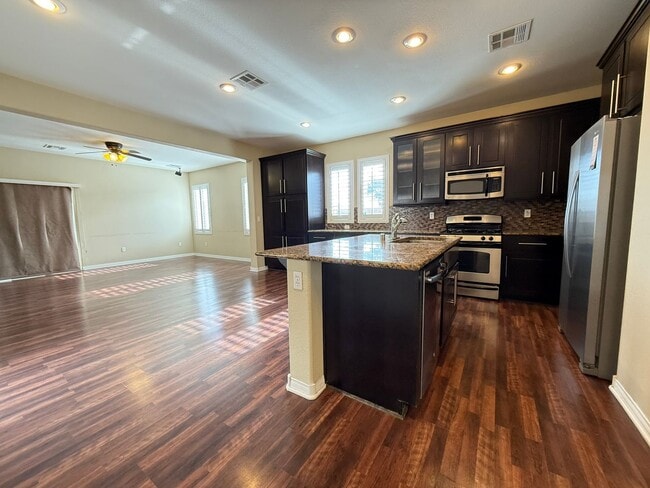 Building Photo - 9172 Domina Royal St