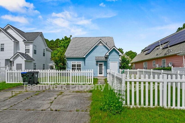 Building Photo - 307 Pimpernel St