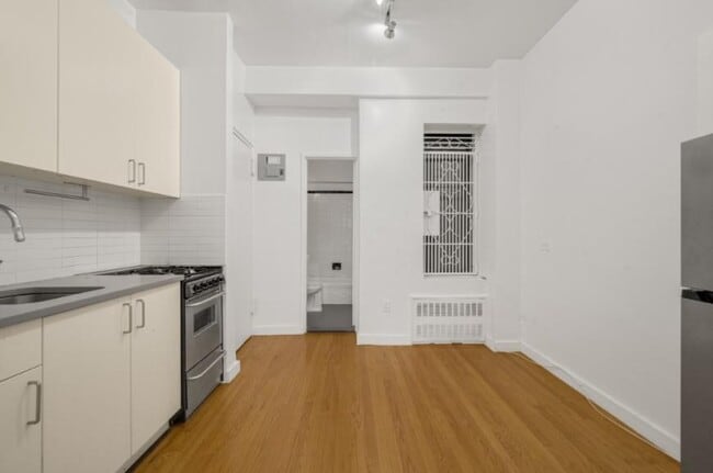 Building Photo - 0 bedroom in New York NY 10024