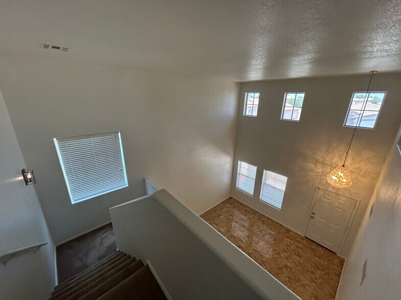 Building Photo - 7399 W Solano Dr S