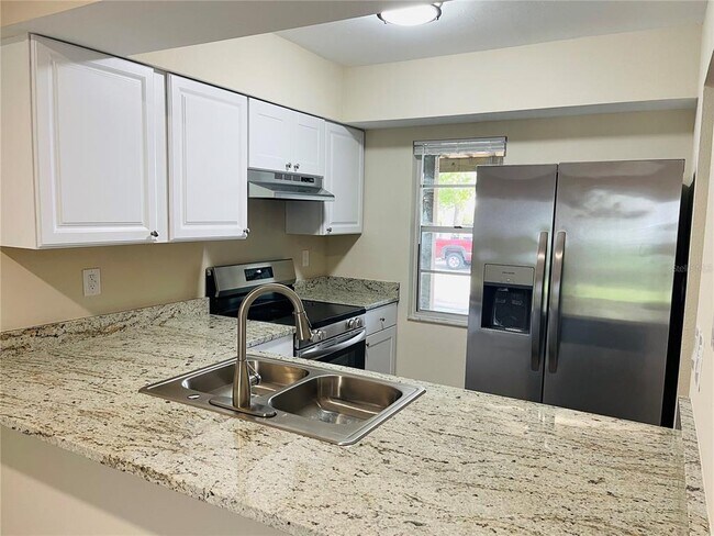 Building Photo - 1559 7th Ave W