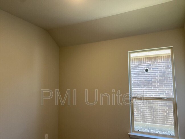 Building Photo - 11525 Nicholson Ln