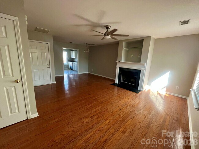 Building Photo - 16854 Bridgeton Ln