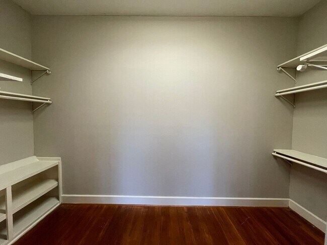 Building Photo - Pelican -603 Bres Ave (Duplex)