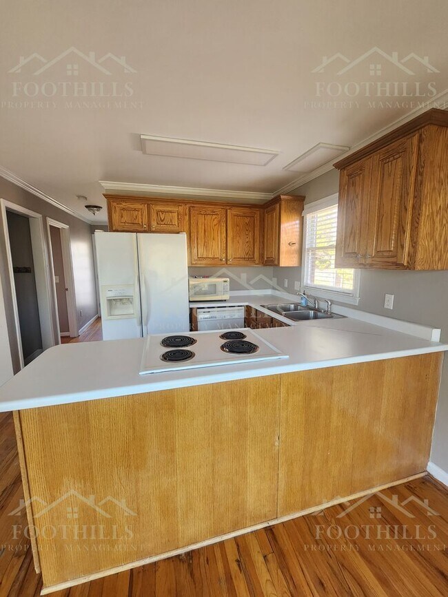 Building Photo - 235 Harbor Dr