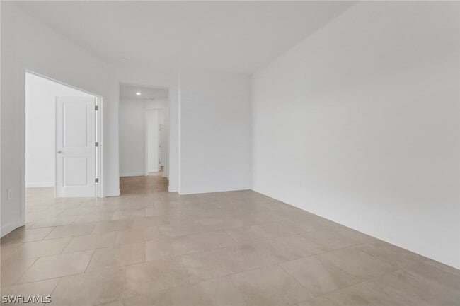 Building Photo - 19600 Hinkley Dr