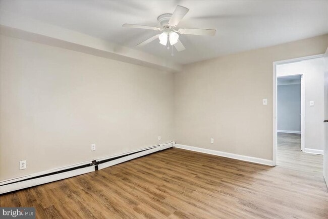 Building Photo - 702 Chaney Dr