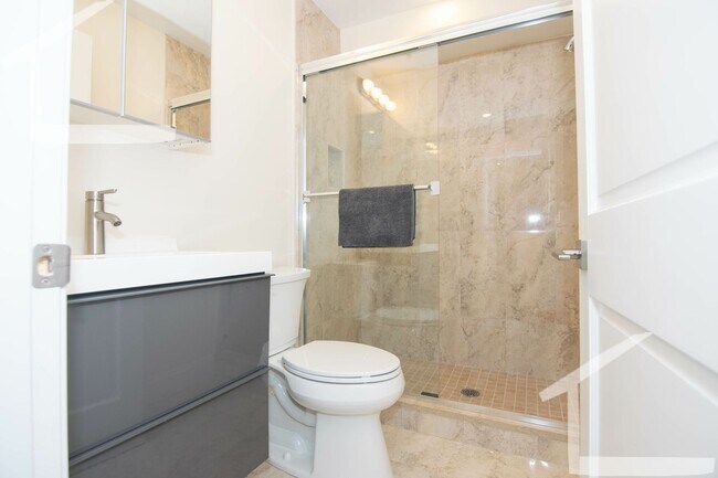 Building Photo - New Building, In-Unit Washer and Dryer, Central Heat/AC, Elevator, Parking for Rent