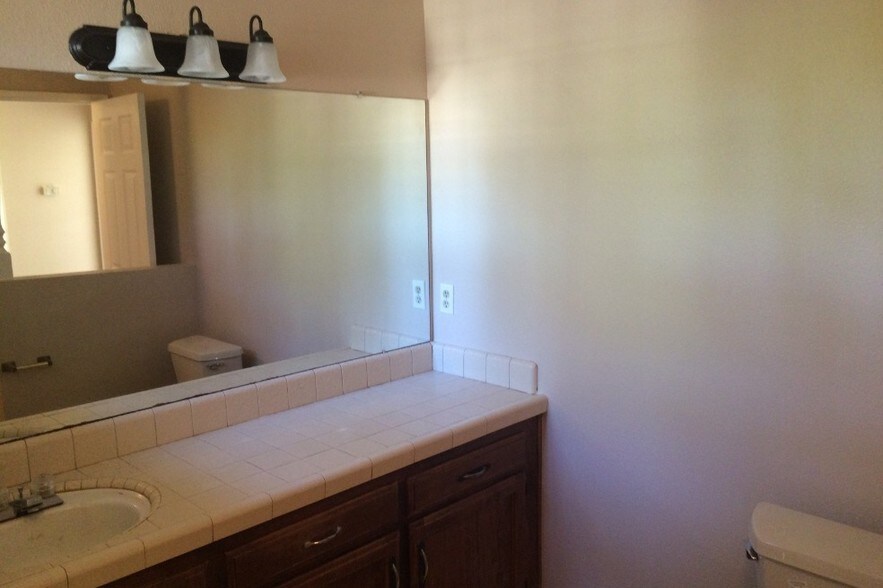 Bathroom #2 - 4732 E Alamos Ave