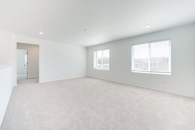 Building Photo - 6130 Crestner Dr SW