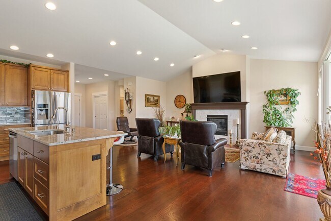 Building Photo - 3-bedroom, 2-bathroom home featuring an op...