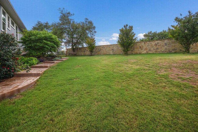 Building Photo - 22028 Cross Timbers Bnd