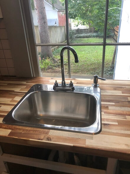 Building Photo - 229 S Market St