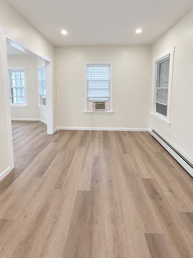 Building Photo - 877 Jaques Ave