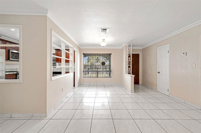 Building Photo - 4260 NW 173rd Dr