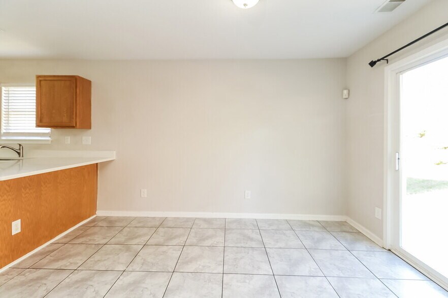 Building Photo - 4929 Patricia Ann Ln