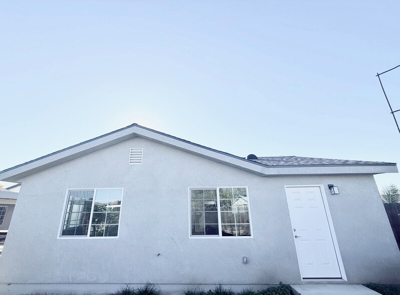 Building Photo - 983 Cottonwood Ct