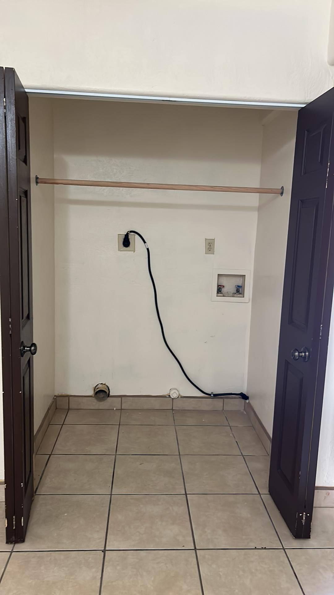 Building Photo - 1175 Avenida Gandara