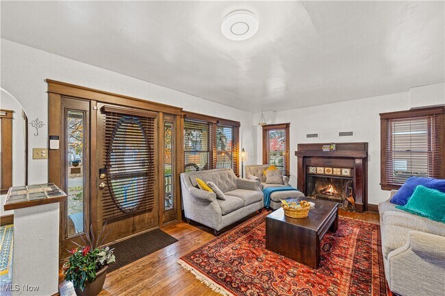 Building Photo - 19 4th