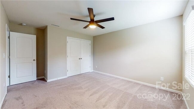 Building Photo - 8550 River Ridge Dr