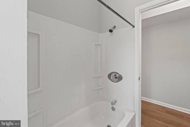 Building Photo - 1018 S 52nd St
