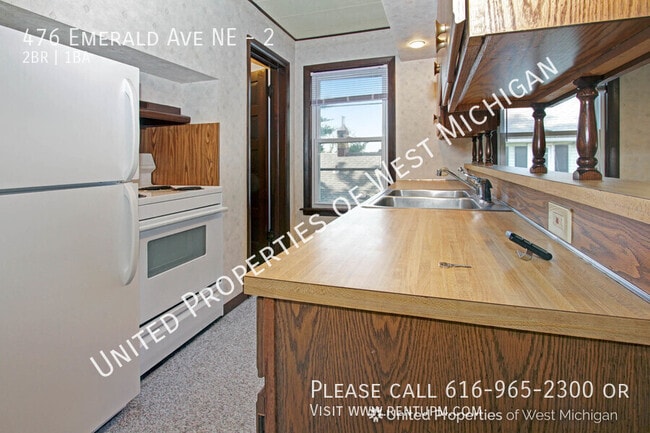 Building Photo - 476 Emerald Ave NE