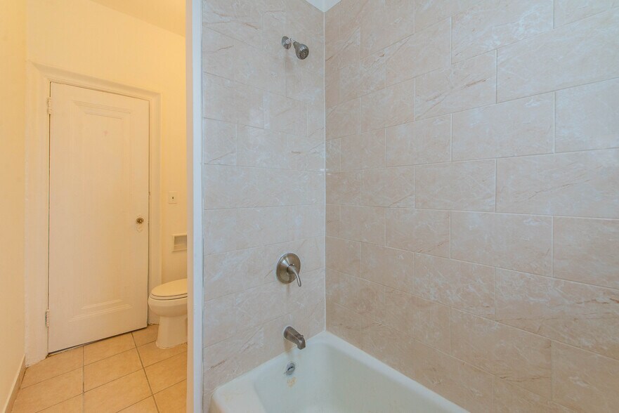Bathroom - 75 Anderson St