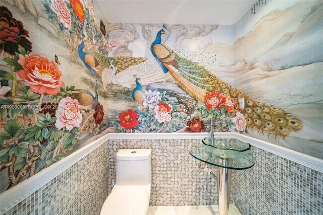 Building Photo - 5415 Collins Ave