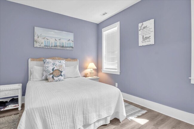 Building Photo - 302 Deer Trail