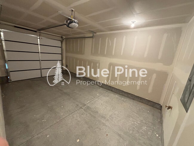 Building Photo - 2391 Caliber Pl