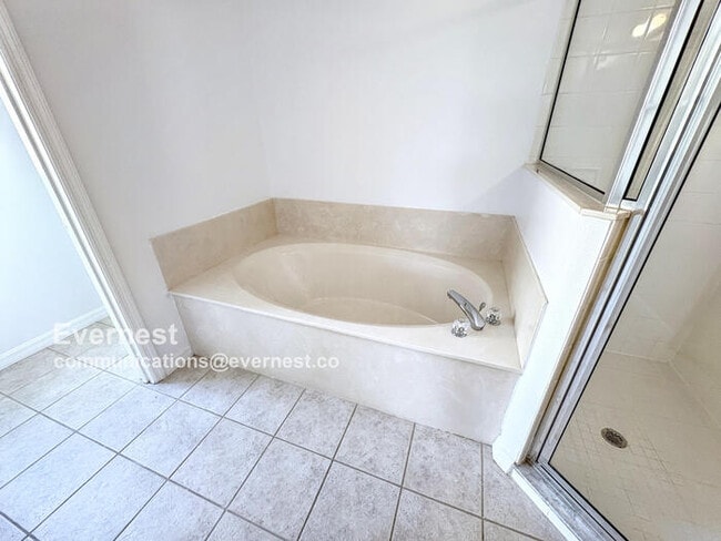 Building Photo - 2307 Twickingham Ct
