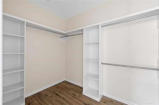 Building Photo - 1105 W Stubbs St