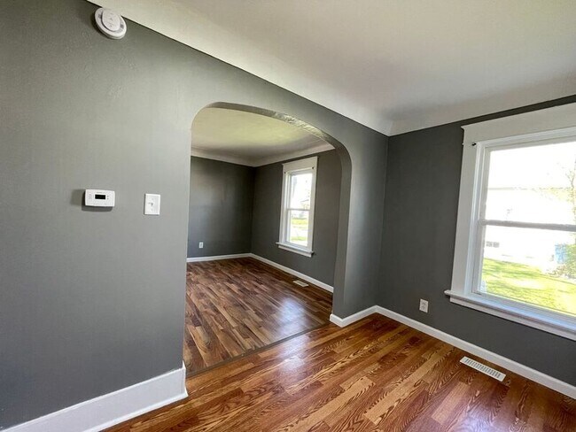 Building Photo - 1519 Vinal St
