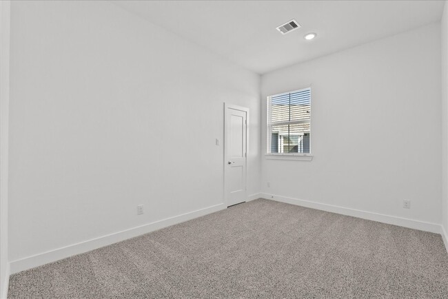 Building Photo - 5206 Sage Hls Dr