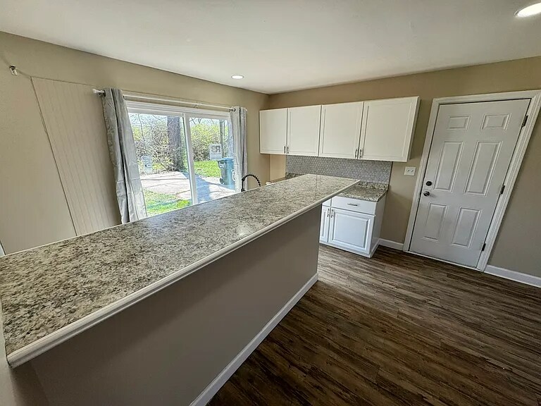 Building Photo - 4054 Larkspur Dr
