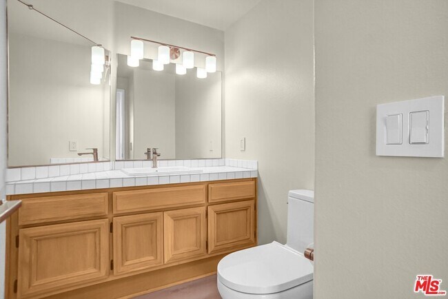 Building Photo - 2605 Country Ln