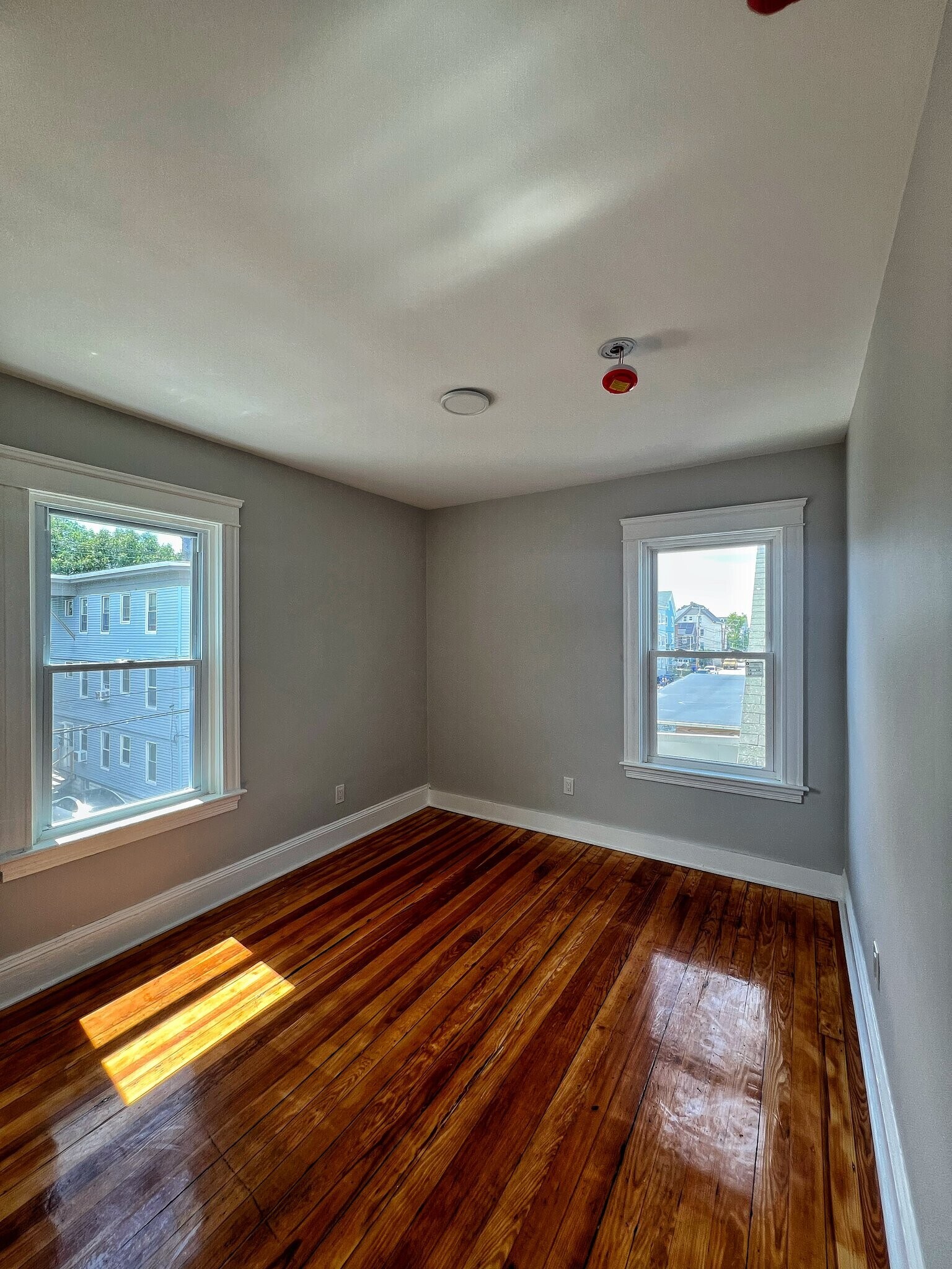 Building Photo - 237 Cowden St