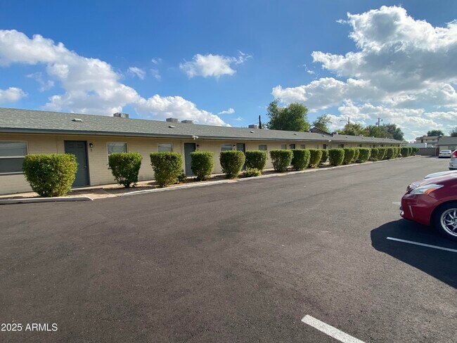 Primary Photo - 1595 W Mountain View Rd