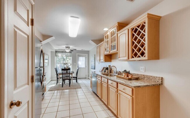 Building Photo - Charming 3 Bedroom/2.5 Bathroom Townhome with Finished Basement in Canton, MD!