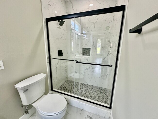 Building Photo - Gorgeous Renovated Two Bedroom Home in Sun City!