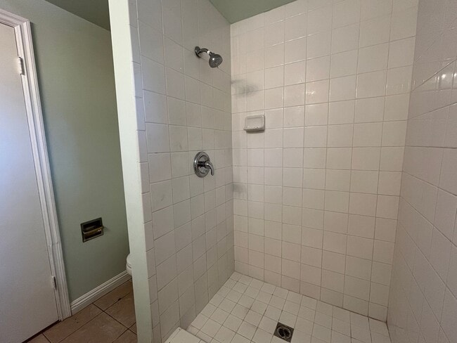 Building Photo - 3-bedroom 2-bathroom House for Rent in Riverside