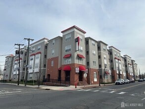 Building Photo - 101 Roosevelt Ave