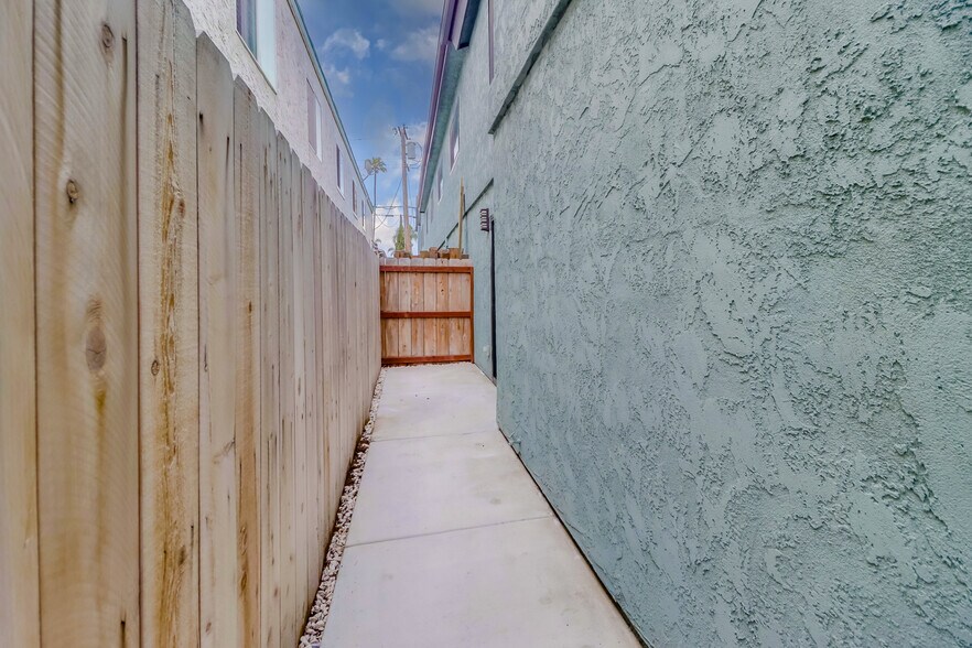 Building Photo - 4449 Hamilton St