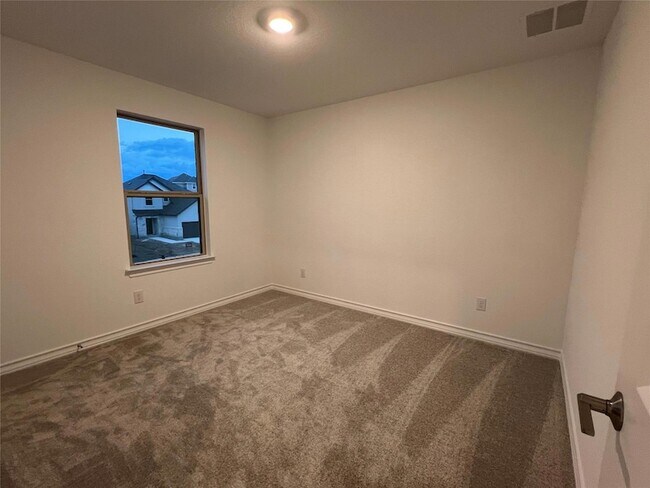 Building Photo - 497 Papaya Dr