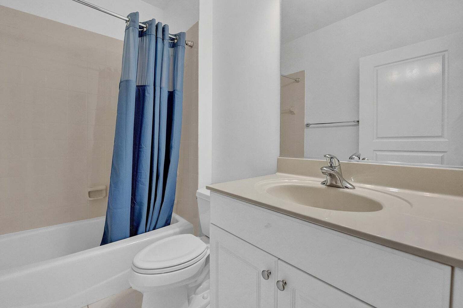 Building Photo - 632 Renaissance Way