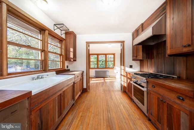 Building Photo - 22 Bertolet School Rd