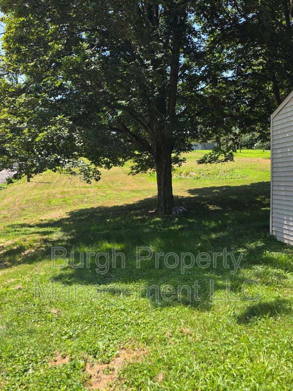Building Photo - 286 Thompsonville Rd