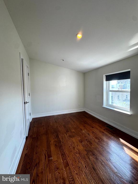 Building Photo - 1415R E Hewson St