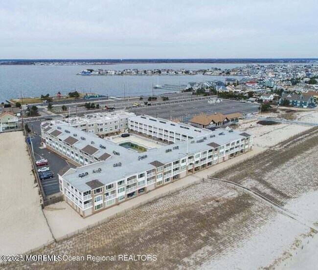 Building Photo - 438 NJ-35
