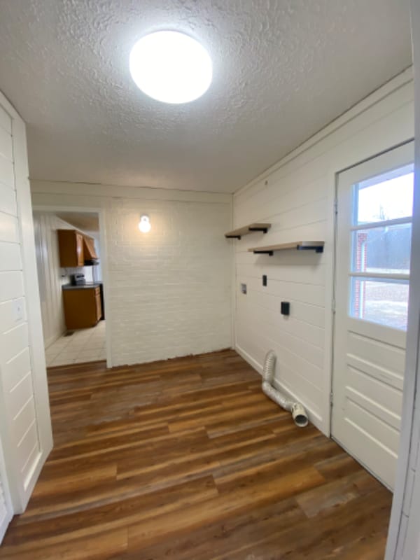 Building Photo - 502 Rock Rd